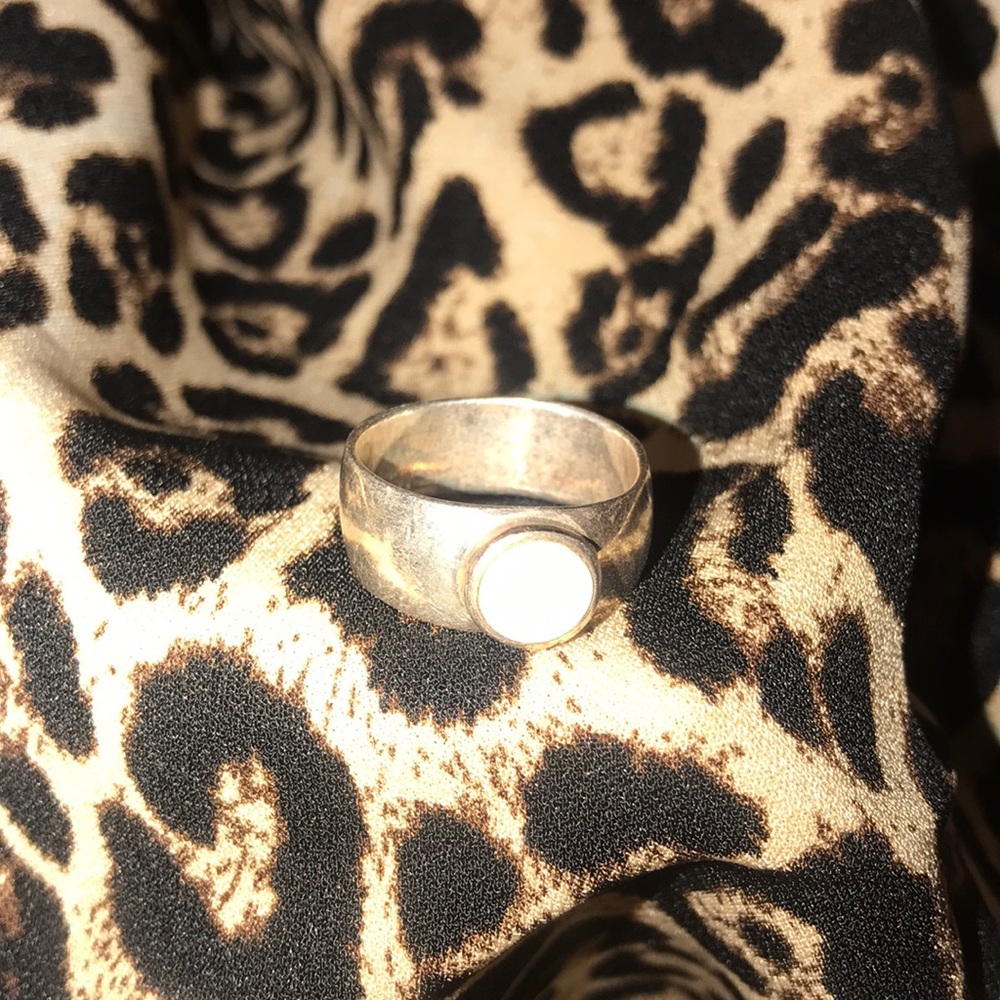 Women’s Sz 8 Sterling Silver Ring💕😘✨
